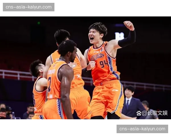 新疆客场逆转上海久事，系列赛大比分2-0领先