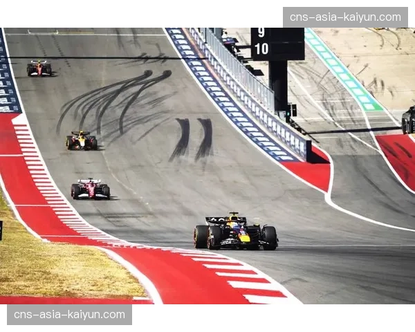 F1官网揭幕战力榜：维斯塔潘、勒克莱尔、诺里斯位列车手前三